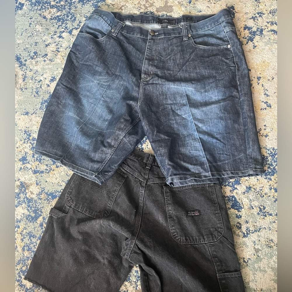 Wrangler Jorts that are black , comes with free shorts too